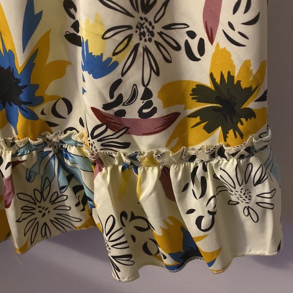 Short Floral dress tie front - Picture 2 of 3